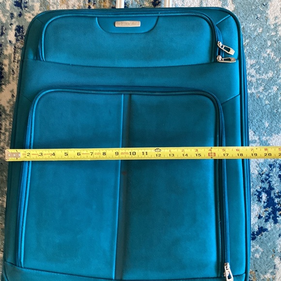 Turquoise Samsonite Suitcase - Picture 14 of 16